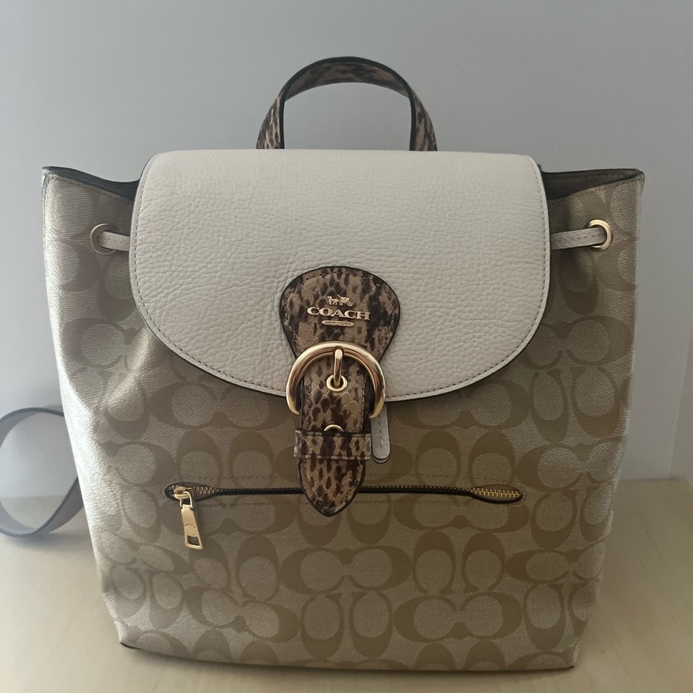 NWT COACH CA426 KLEO BACKPACK IN BLOCKED SIGNATURE CANVAS KHAKI CHALK BAG - Picture 2 of 10